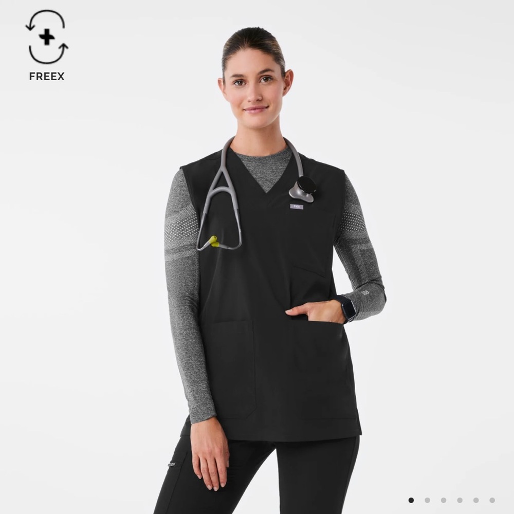FIGS V-Neck FREEx Sleeveless ScrubSmock Women’s Top